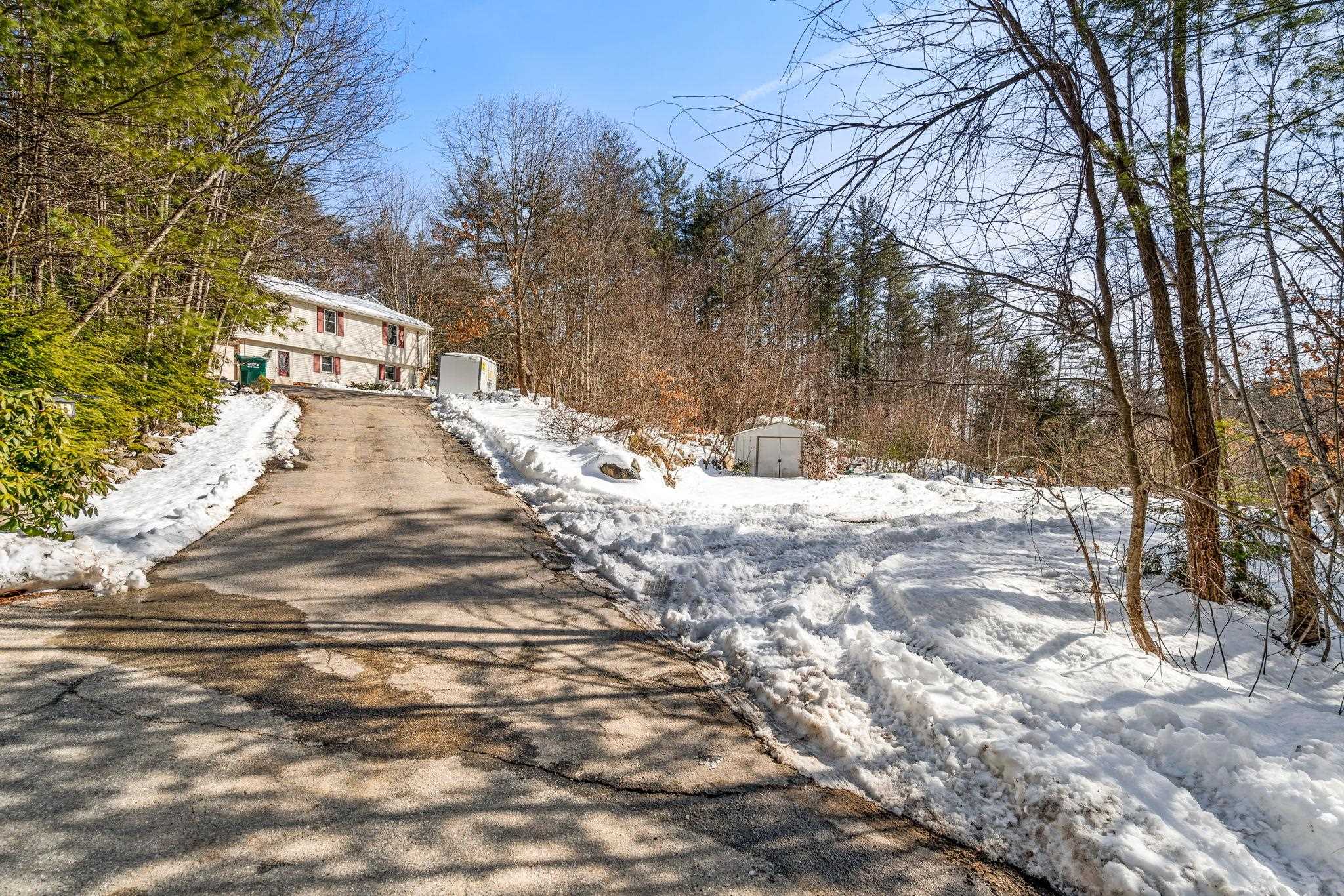 395 Mont Vernon Road Milford, NH 03055 - Photo 3 of 32