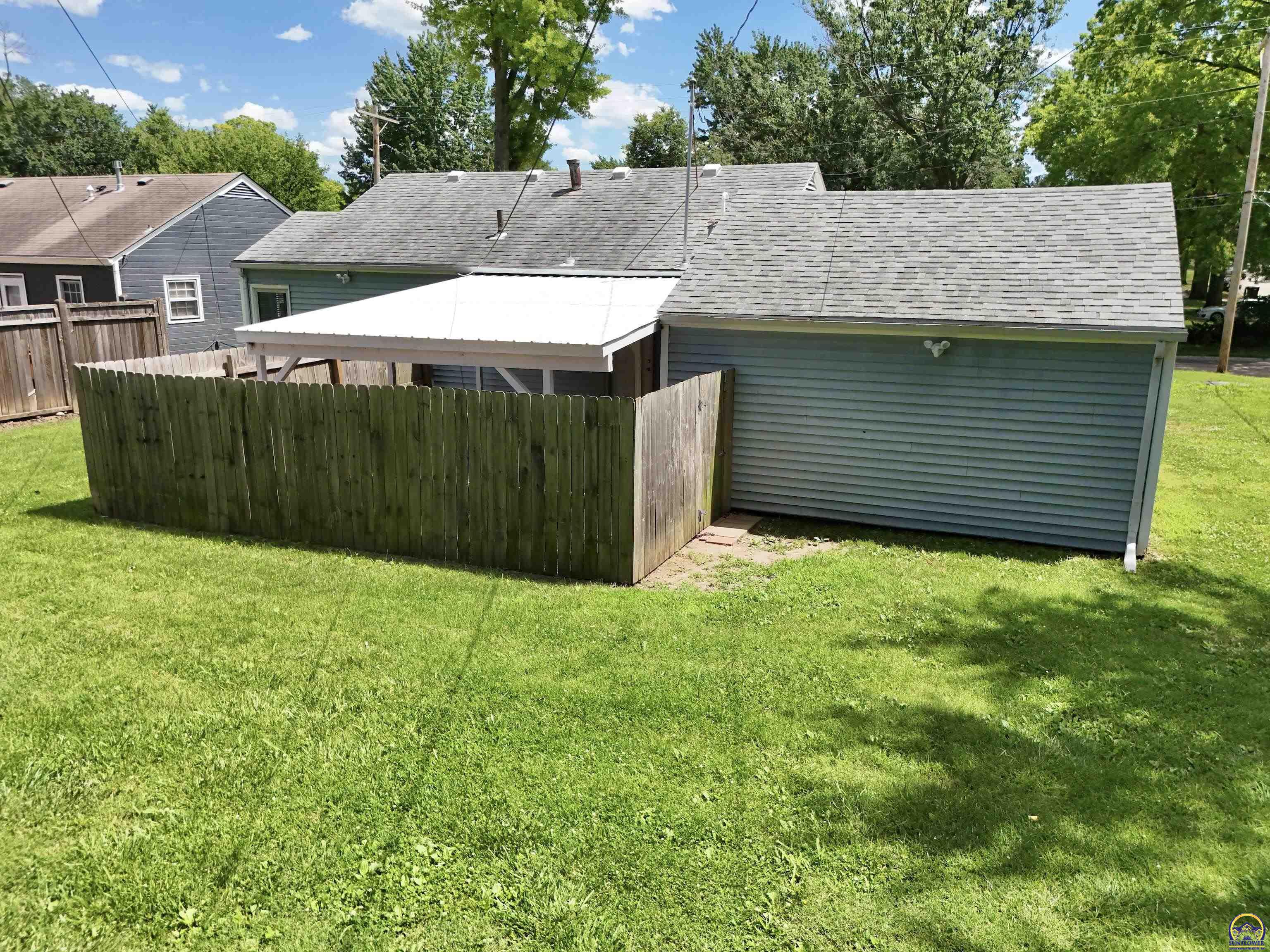 206 Southwest 24th Street Topeka, KS 66611 - Photo 25 of 28