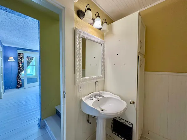 $275,000 | 210 South Lincoln Avenue, Glendo, WY 82213
