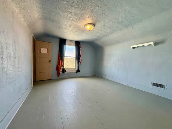 $275,000 | 210 South Lincoln Avenue, Glendo, WY 82213