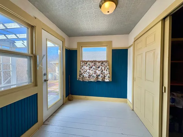 $275,000 | 210 South Lincoln Avenue, Glendo, WY 82213