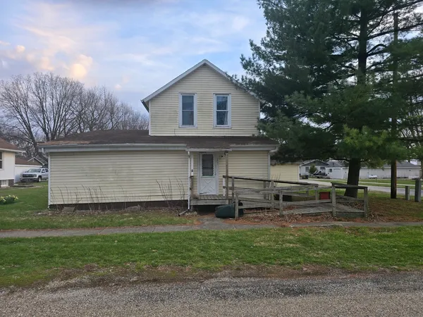 $39,900 | 201 East Carlisle Street, McLean, IL 61754
