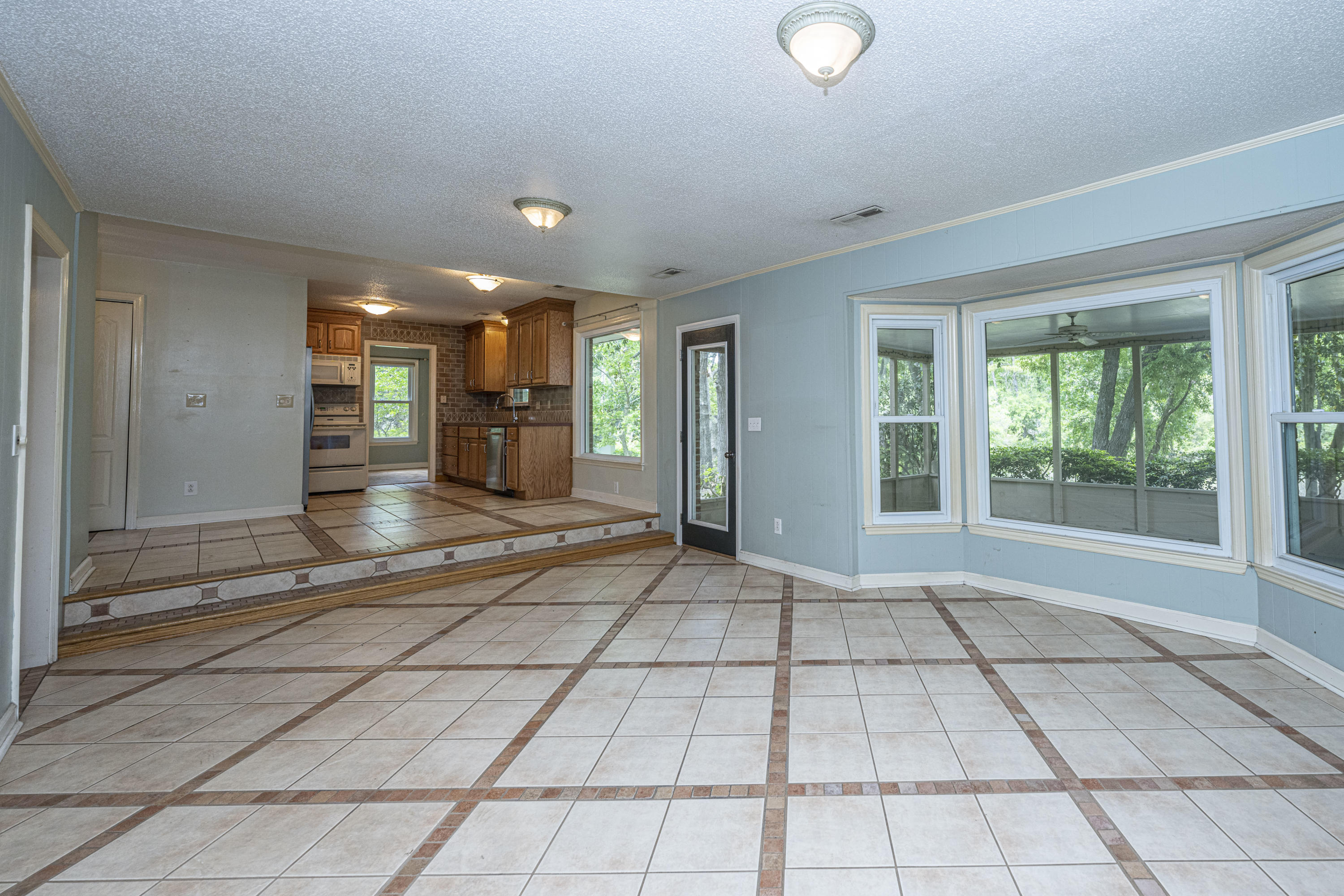 662 Pawley Road Mount Pleasant, SC 29464 - Photo 13 of 28 Great room