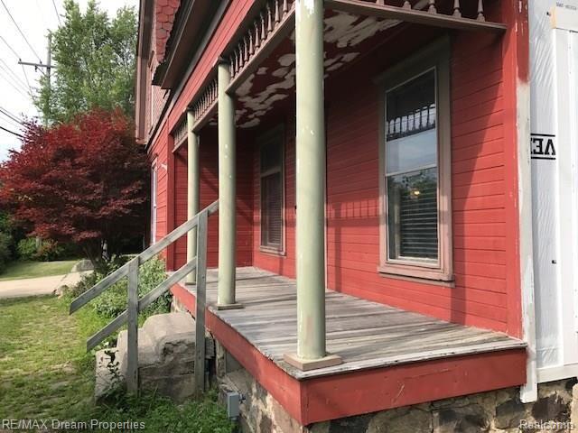 29420 Meadowbrook Road Novi, MI 48377 - Photo 6 of 19 Porch.JPG