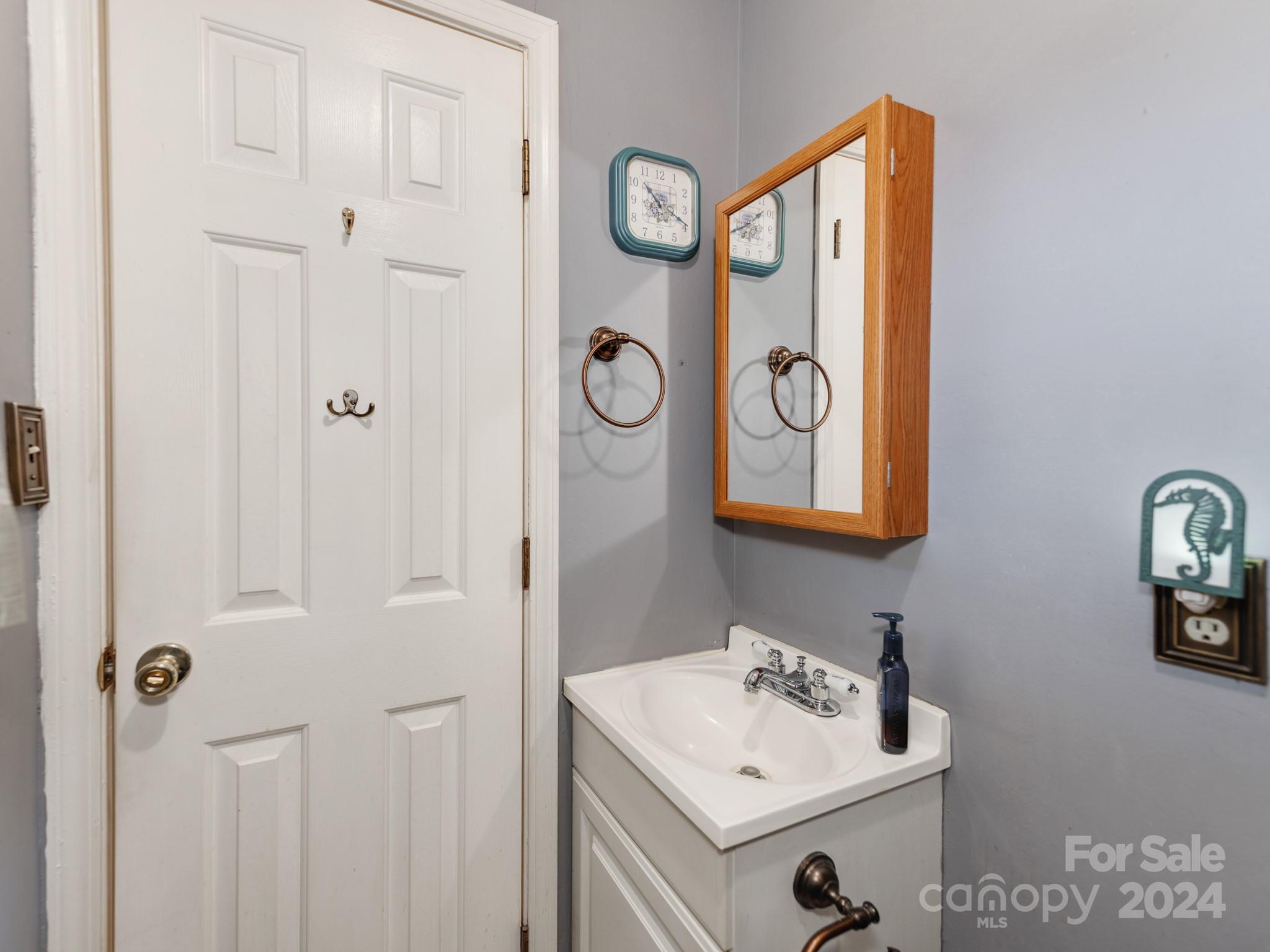 11214 Sudbury Road Davidson, NC 28036 - Photo 17 of 29 Gallery Image 17