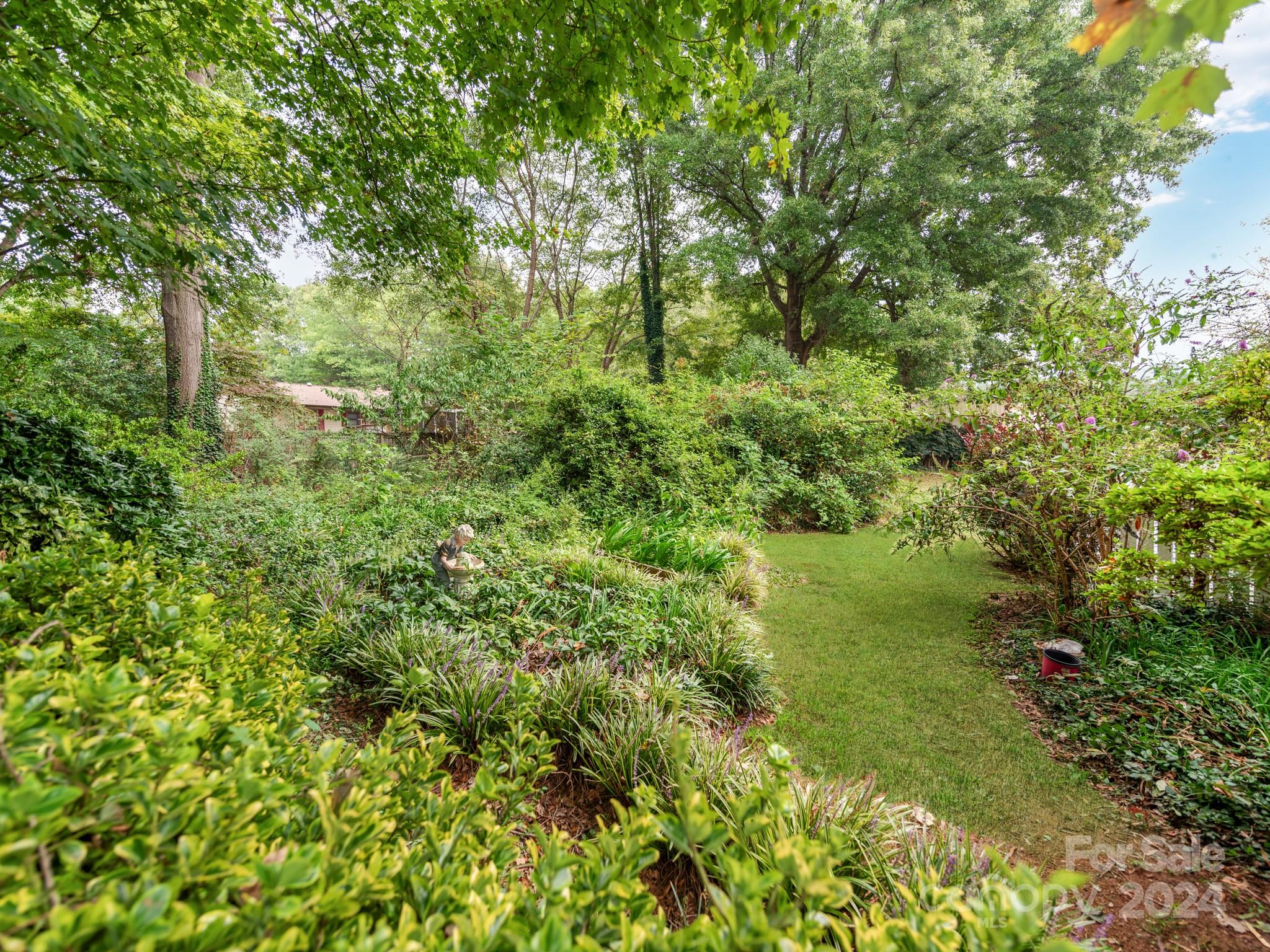 11214 Sudbury Road Davidson, NC 28036 - Photo 26 of 29 Gallery Image 26