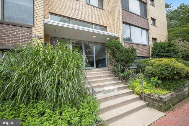 $335,000 | 305 C Street Northeast, Unit 401, Washington, DC 20002