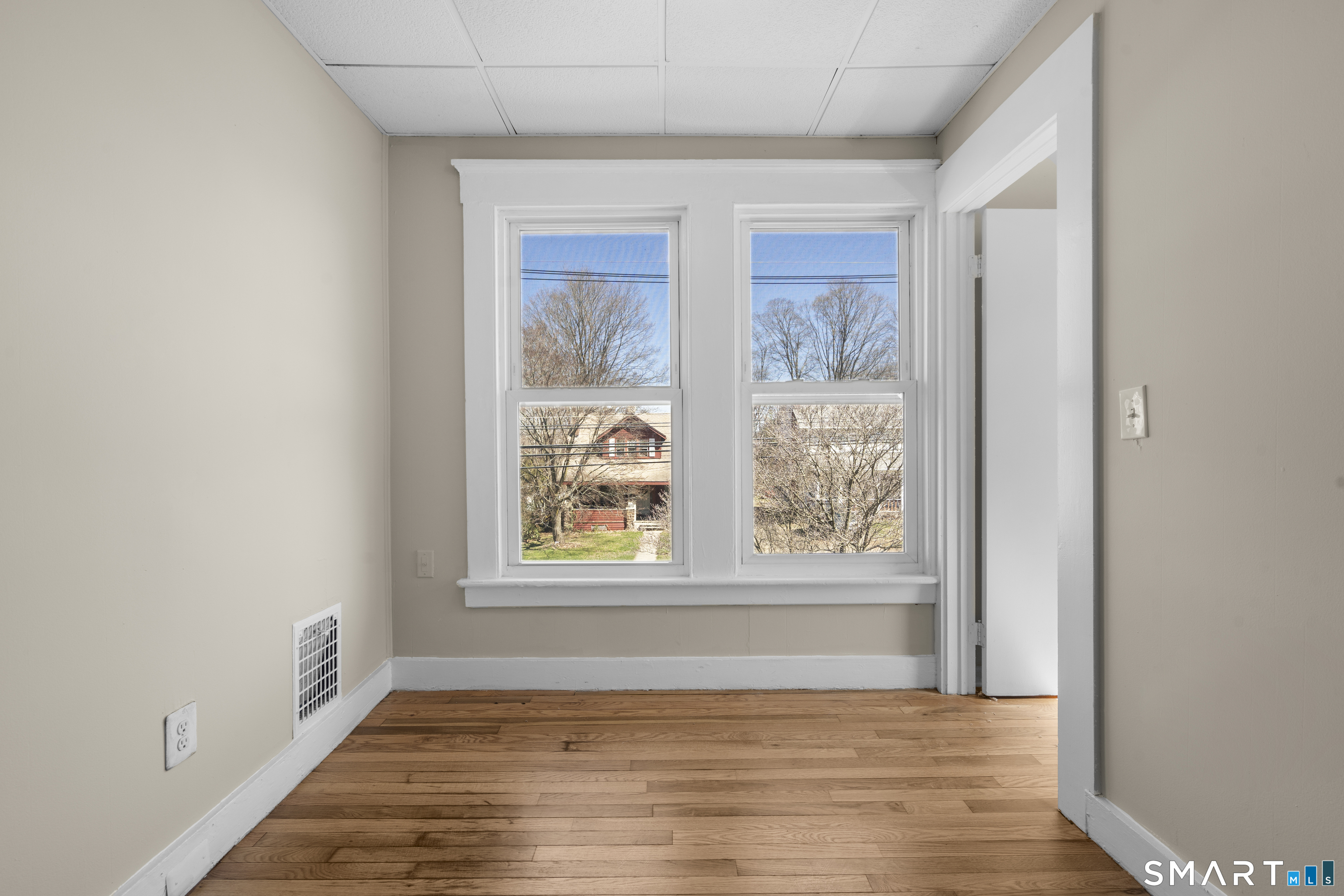 135 Atkins Street Meriden, CT 06450 - Photo 13 of 27