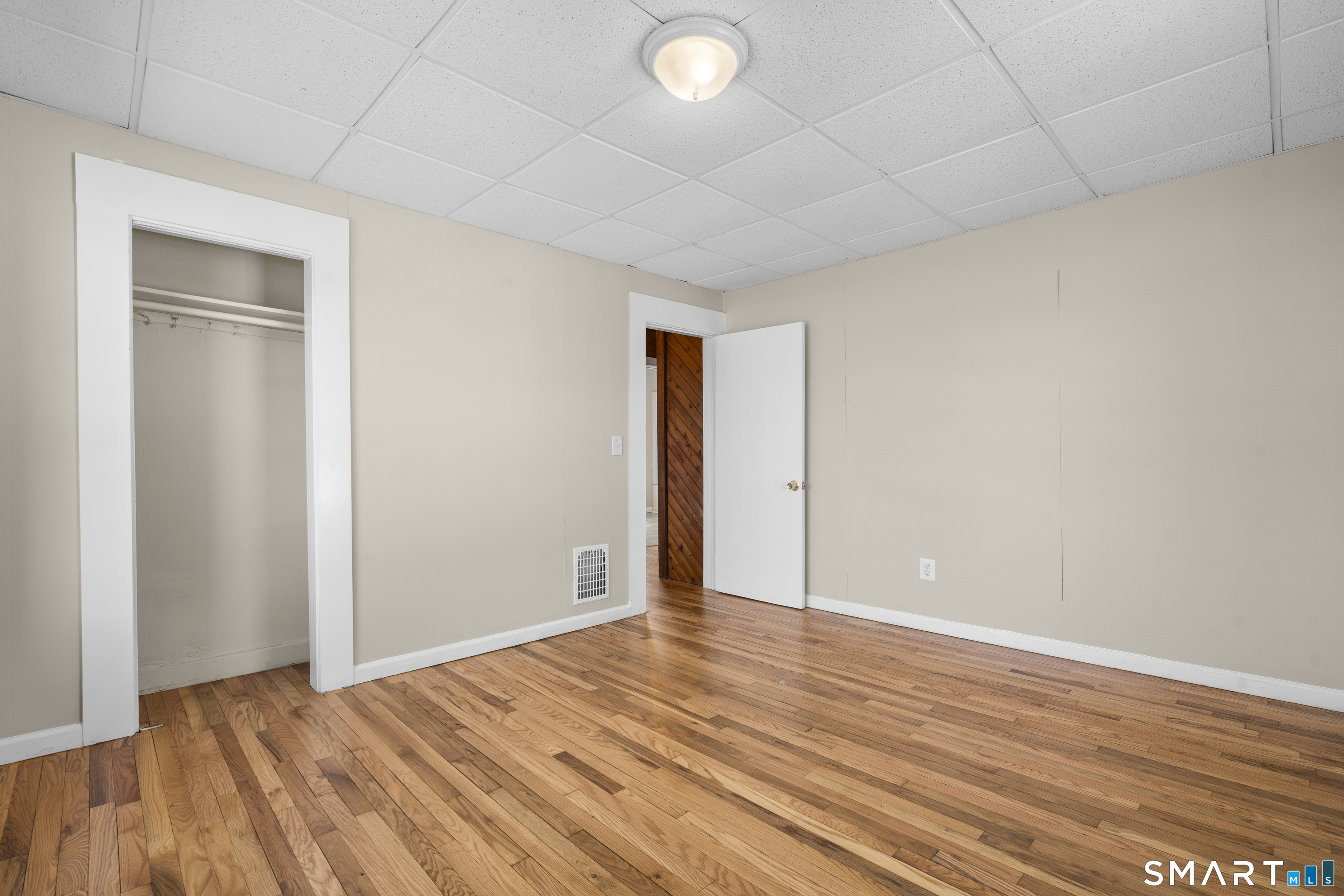 135 Atkins Street Meriden, CT 06450 - Photo 15 of 27