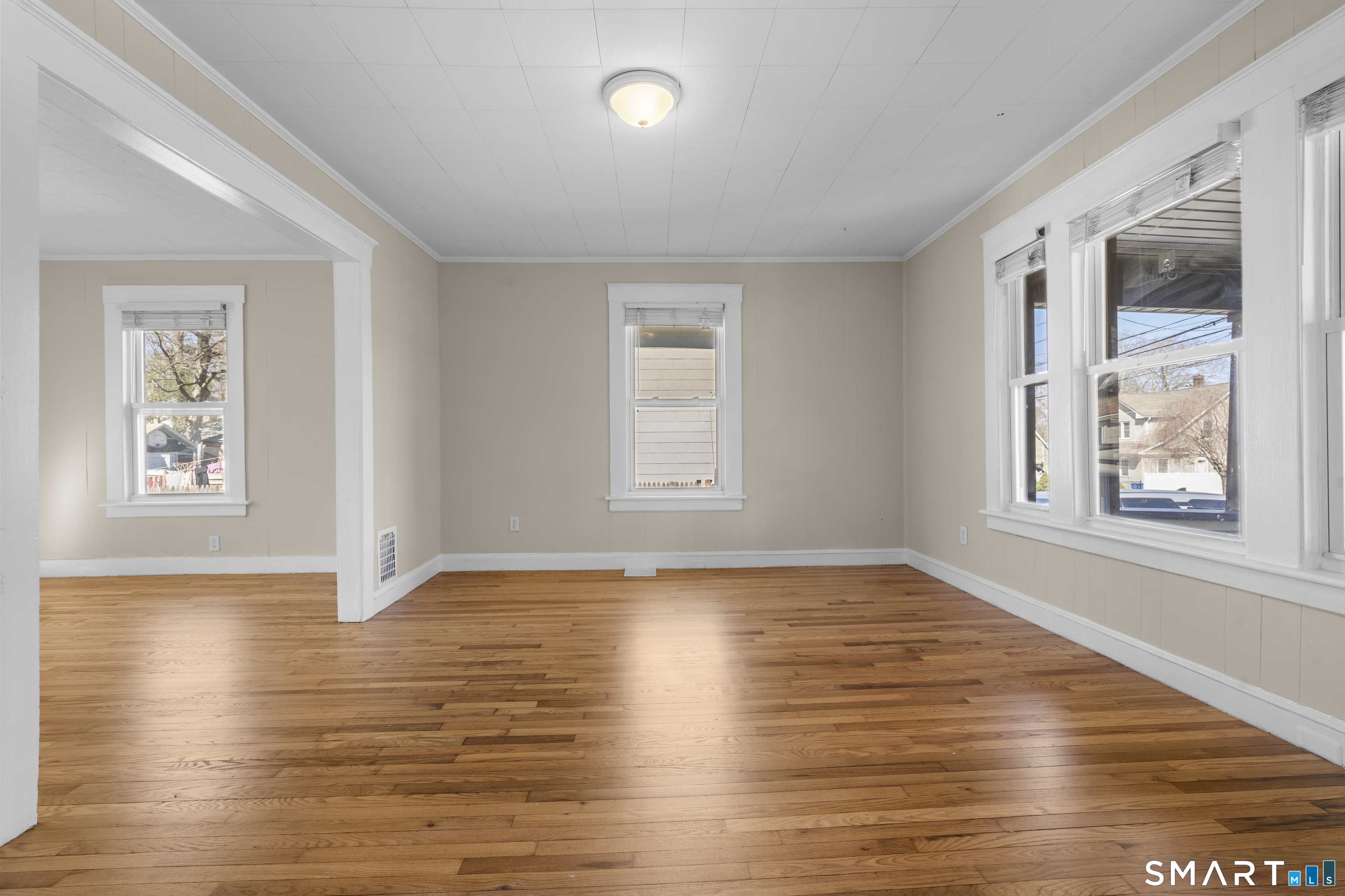 135 Atkins Street Meriden, CT 06450 - Photo 4 of 27