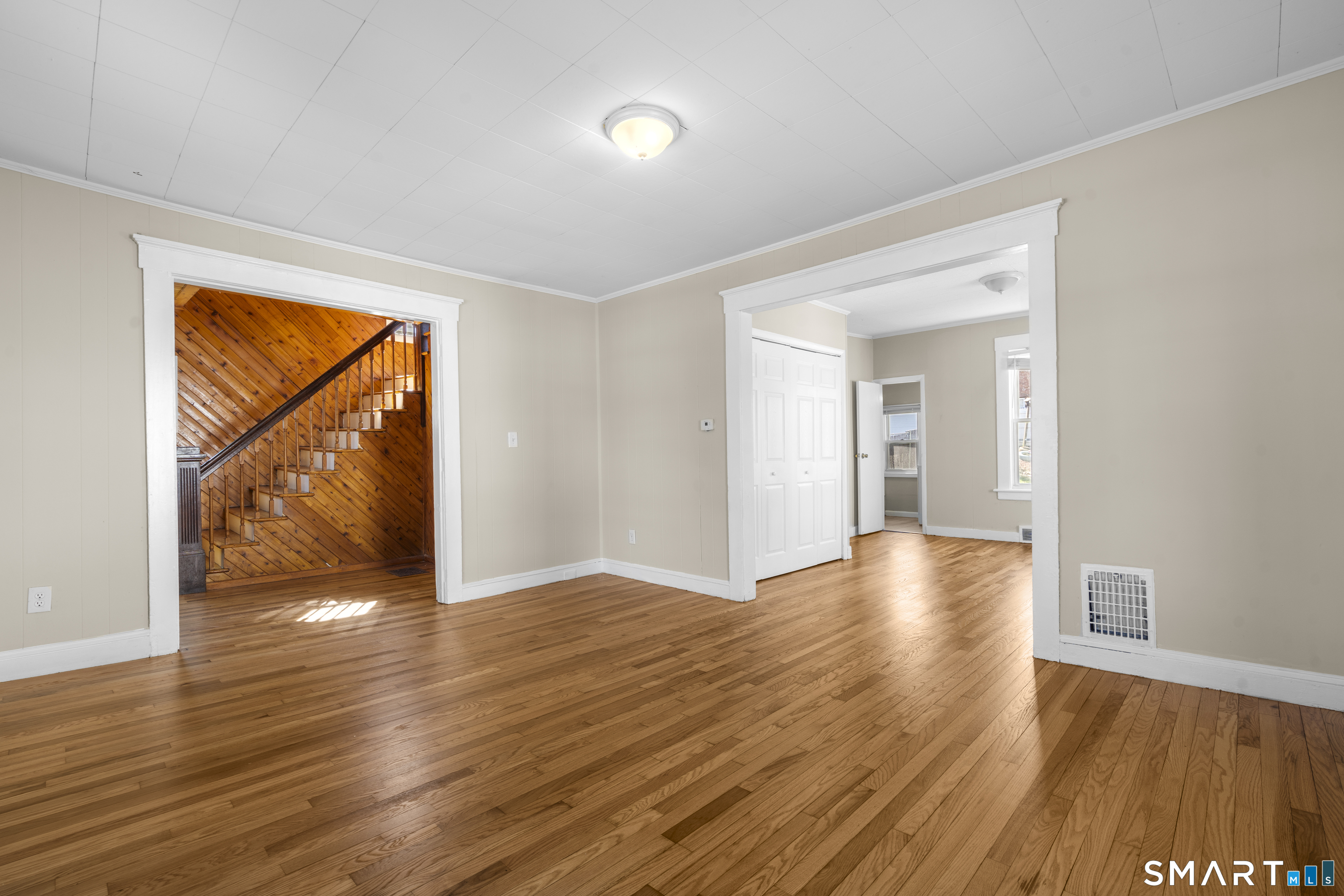 135 Atkins Street Meriden, CT 06450 - Photo 6 of 27