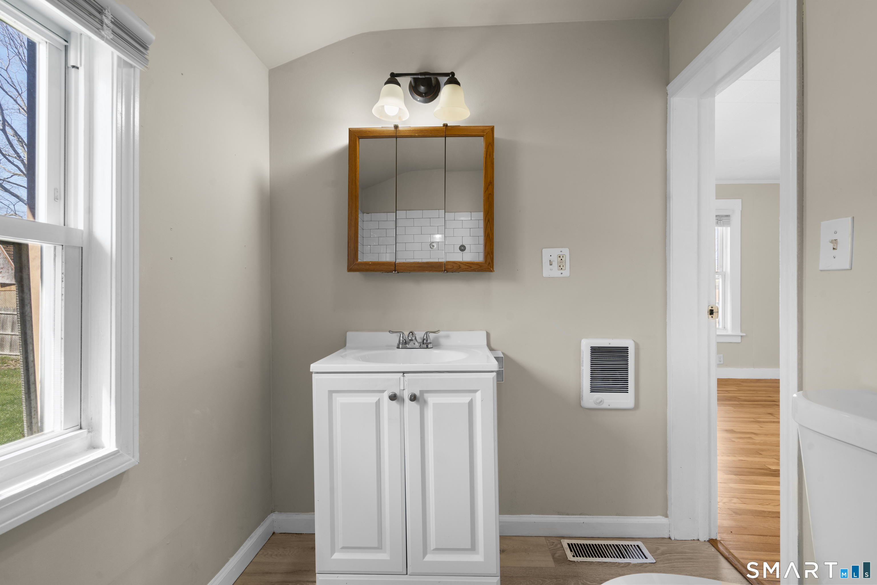 135 Atkins Street Meriden, CT 06450 - Photo 8 of 27