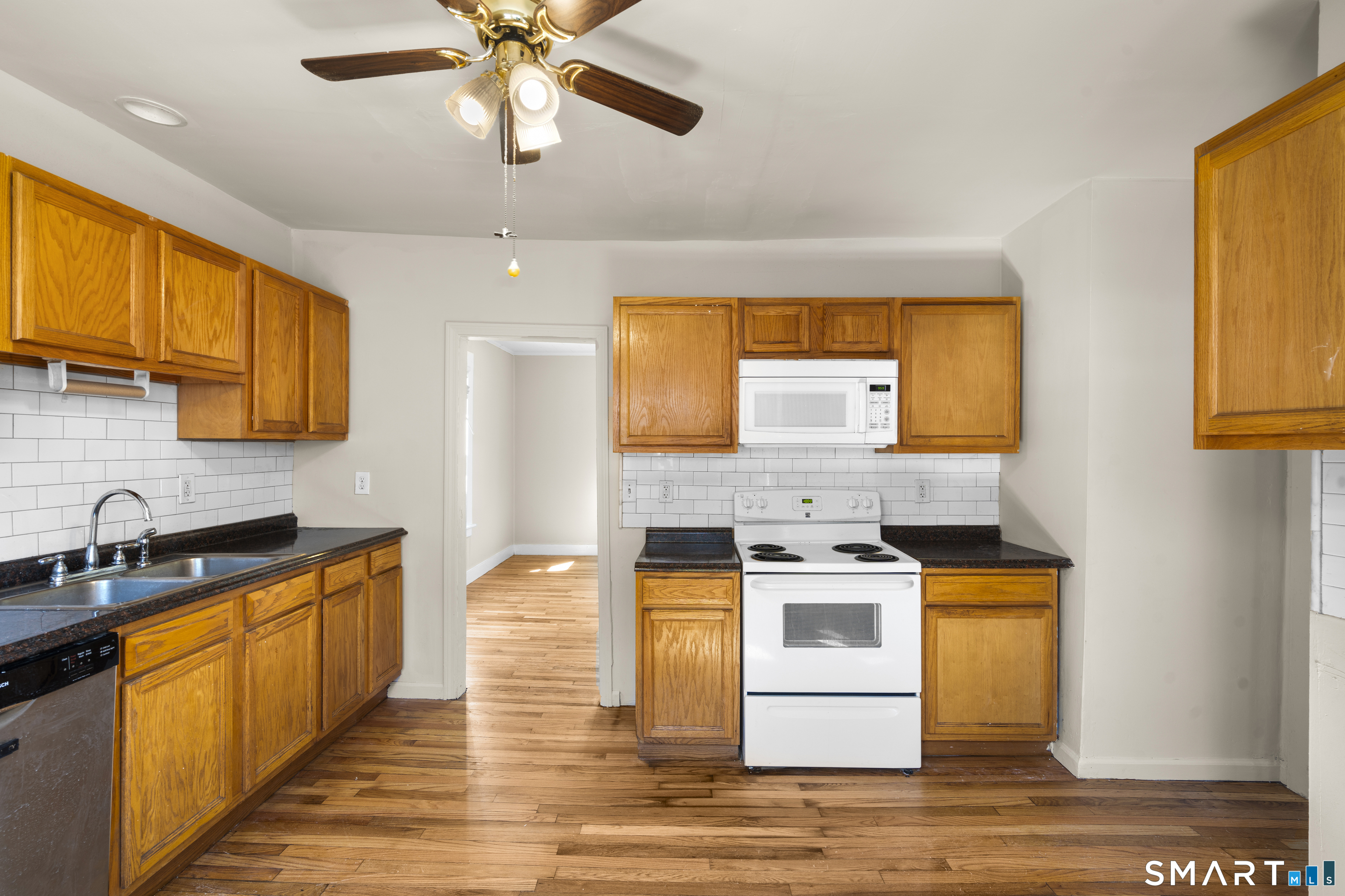 135 Atkins Street Meriden, CT 06450 - Photo 9 of 27