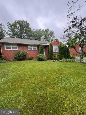 $399,000 | 121 Laurel Avenue, Fredericksburg, VA 22408