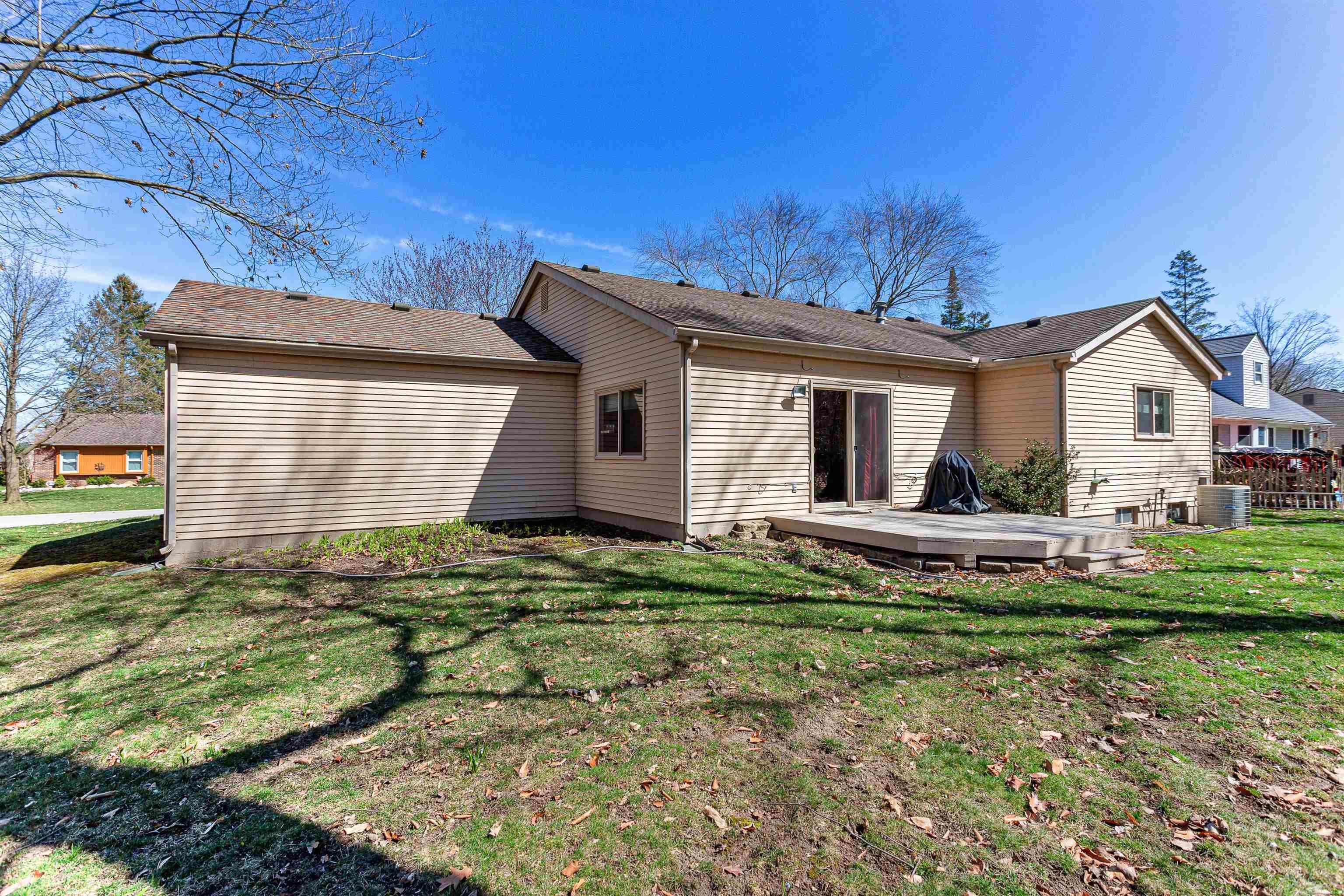 21867 Sunflower Road Novi, MI 48375 - Photo 5 of 44