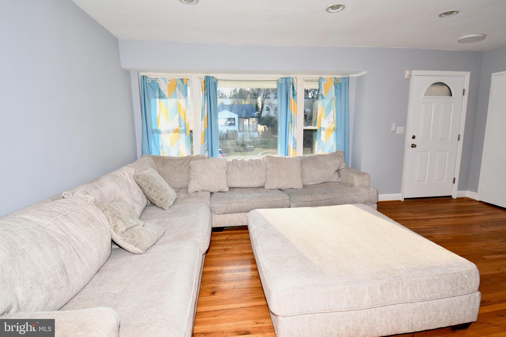 302 East Schuyler Road Silver Spring, MD 20901 - Photo 4 of 40