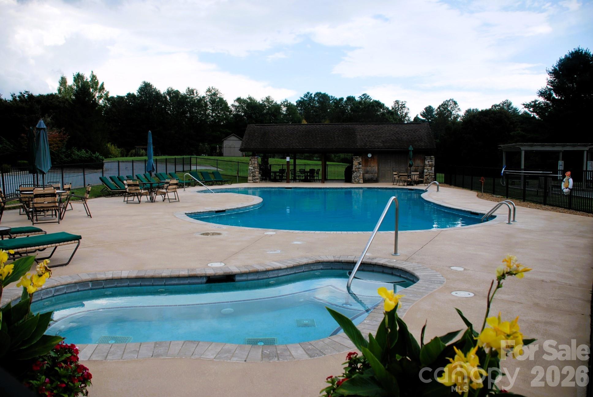3121 Cove Loop Road Hendersonville, NC 28739 - Photo 6 of 17