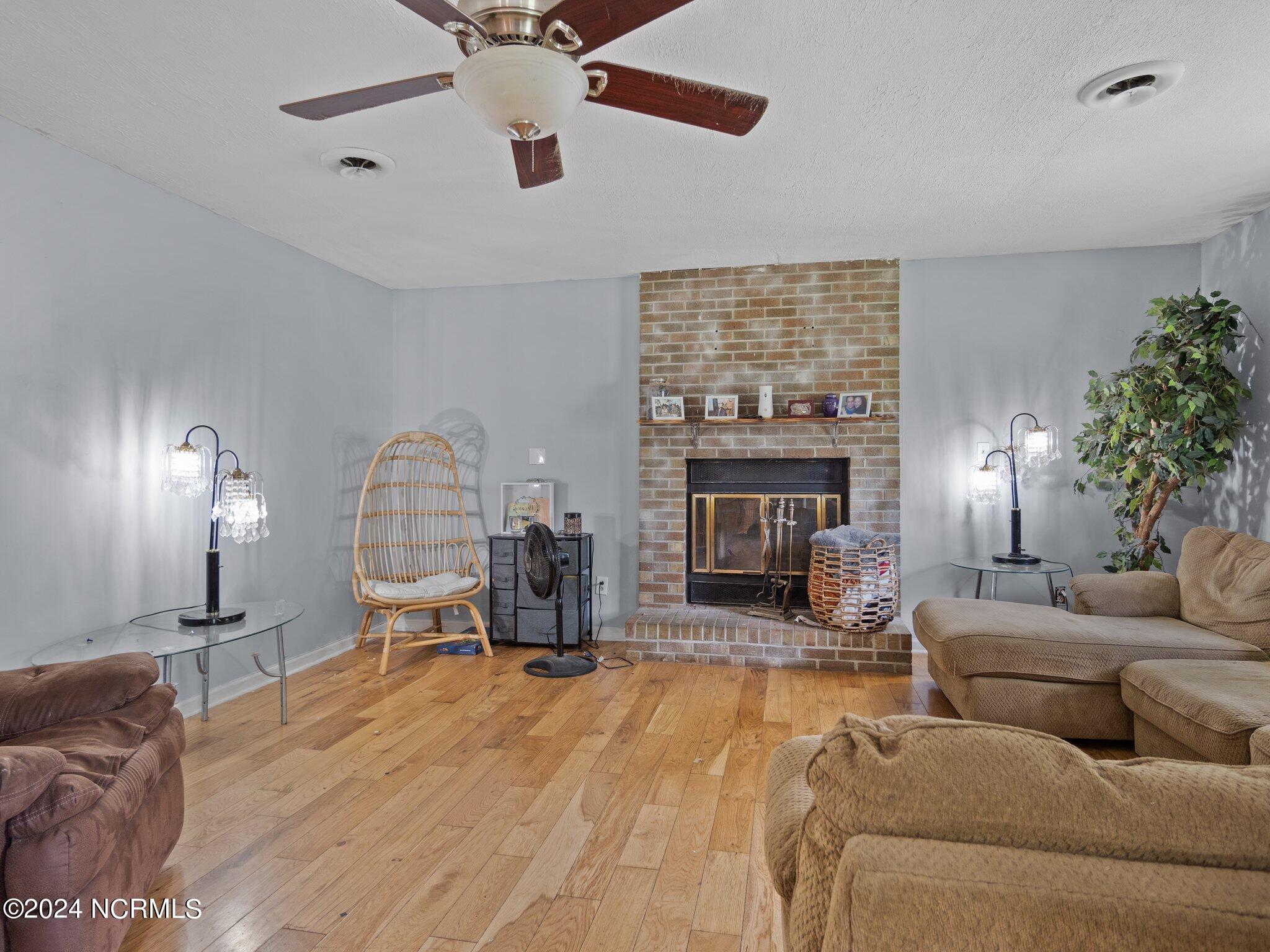 803 Mill River Road Jacksonville, NC 28540 - Photo 5 of 47 6-web-or-mls-P5176615