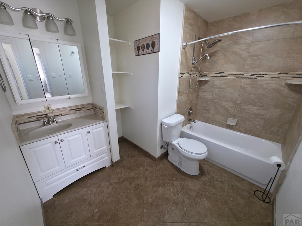 39 Macalester Road Pueblo, CO 81001 - Photo 12 of 32