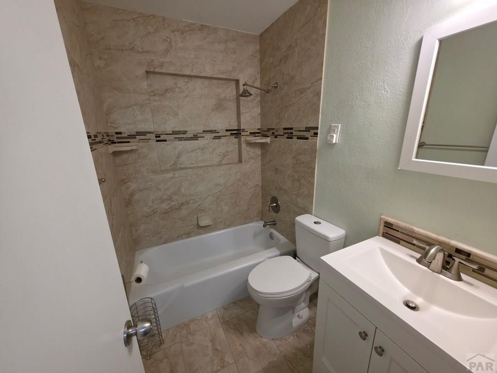 39 Macalester Road Pueblo, CO 81001 - Photo 18 of 32