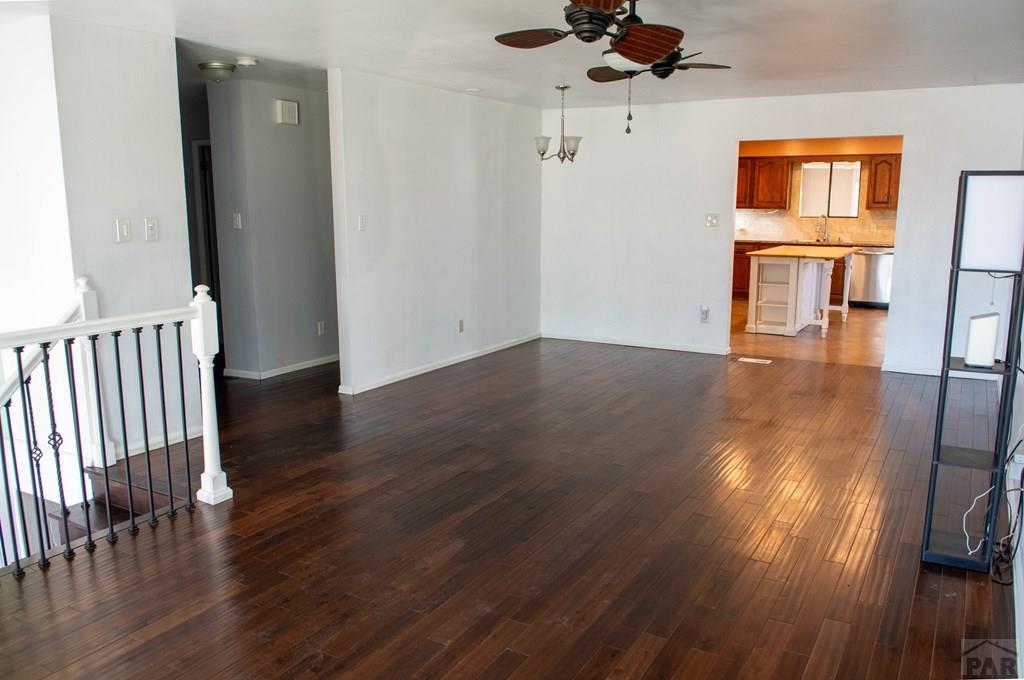 39 Macalester Road Pueblo, CO 81001 - Photo 2 of 32