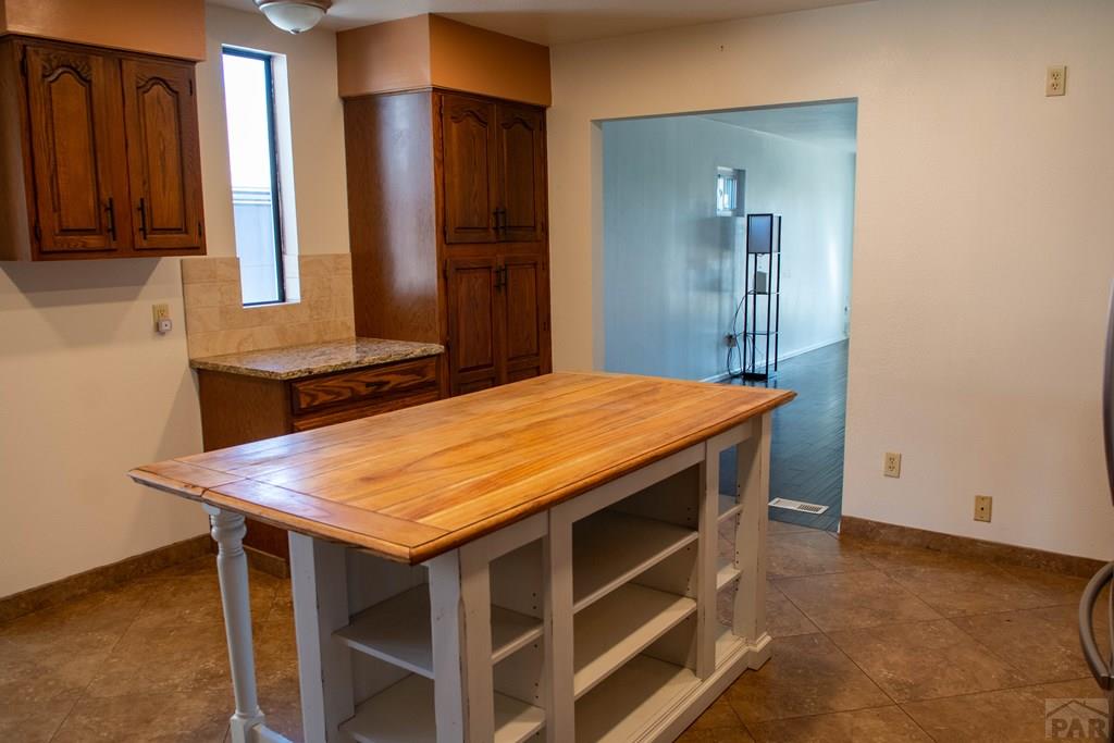 39 Macalester Road Pueblo, CO 81001 - Photo 6 of 32