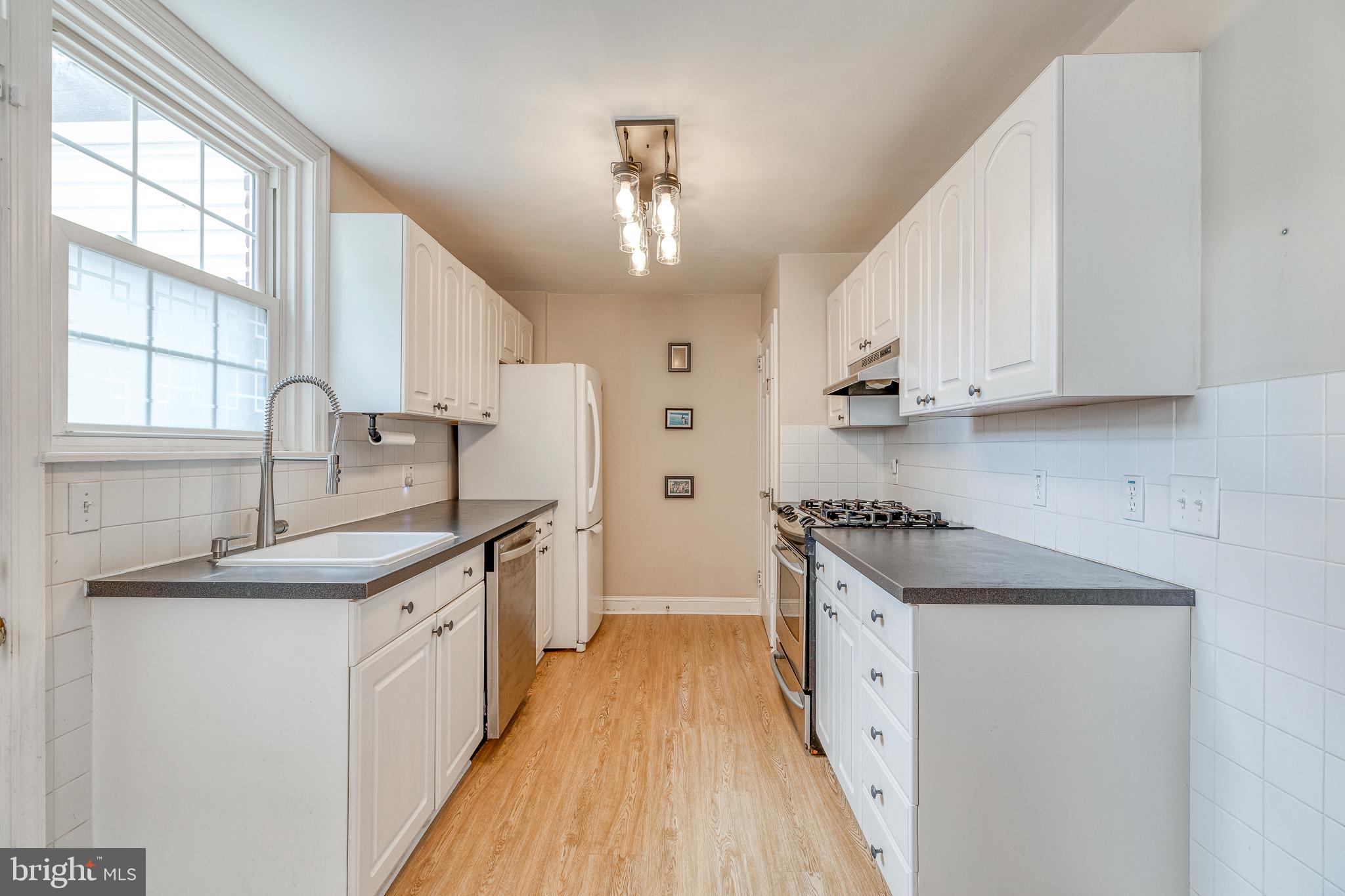 317 Earlington Road Havertown, PA 19083 - Photo 10 of 28