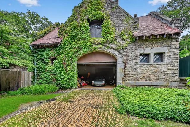 $1,250,000 | 55 Clubhouse Road, Tuxedo Park, NY 10987