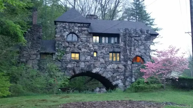 $1,250,000 | 55 Clubhouse Road, Tuxedo Park, NY 10987