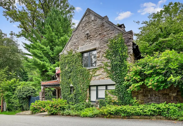 $1,250,000 | 55 Clubhouse Road, Tuxedo Park, NY 10987