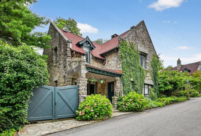 $1,250,000 | 55 Clubhouse Road, Tuxedo Park, NY 10987