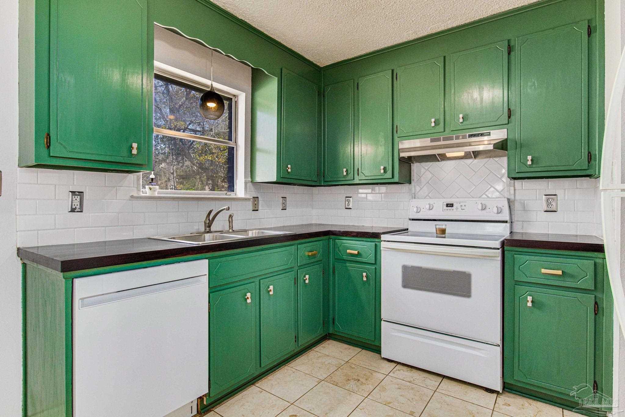 8270 Spicewood Road Pensacola, FL 32526 - Photo 6 of 42 Gallery Image 6