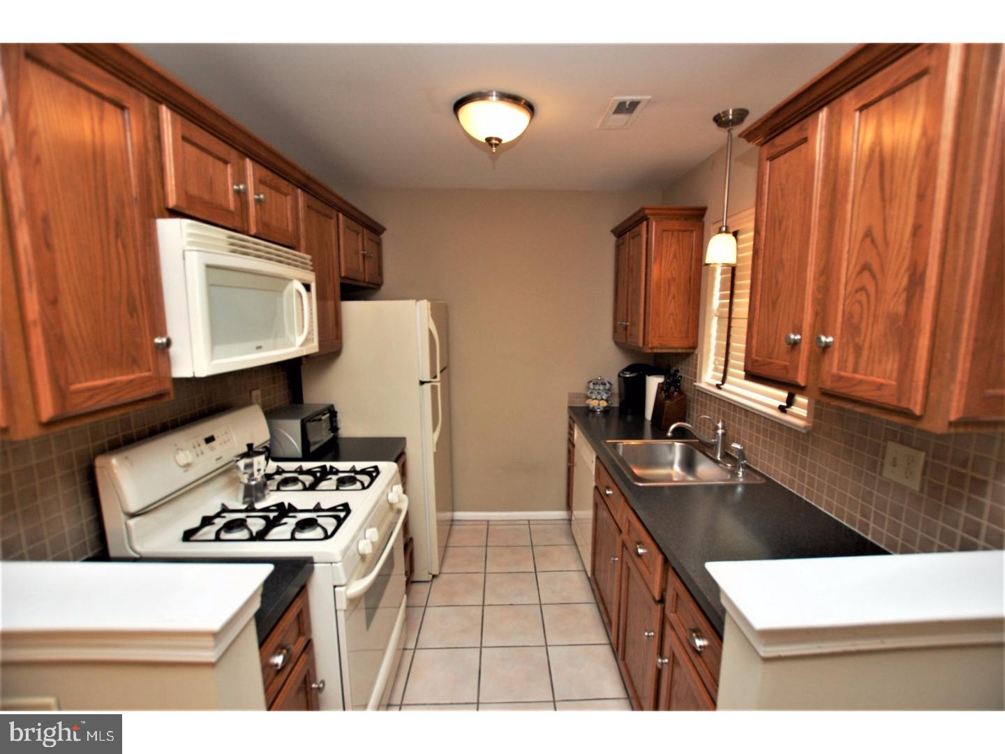211 Tavistock Road Cherry Hill, NJ 08034 - Photo 5 of 17