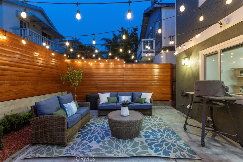 1727 Spreckels Lane Redondo Beach, CA 90278 - Photo 20 of 35 a outdoor living space with furniture and a potted plant