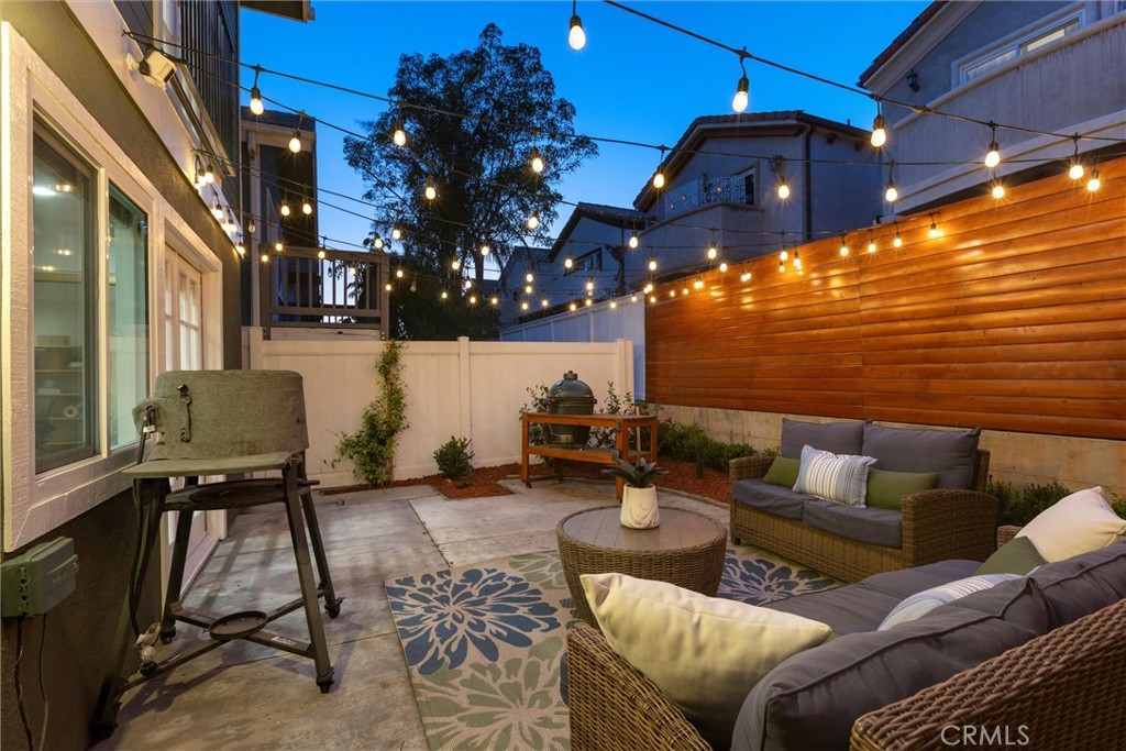 1727 Spreckels Lane Redondo Beach, CA 90278 - Photo 21 of 35 a view of a patio with couches and potted plants