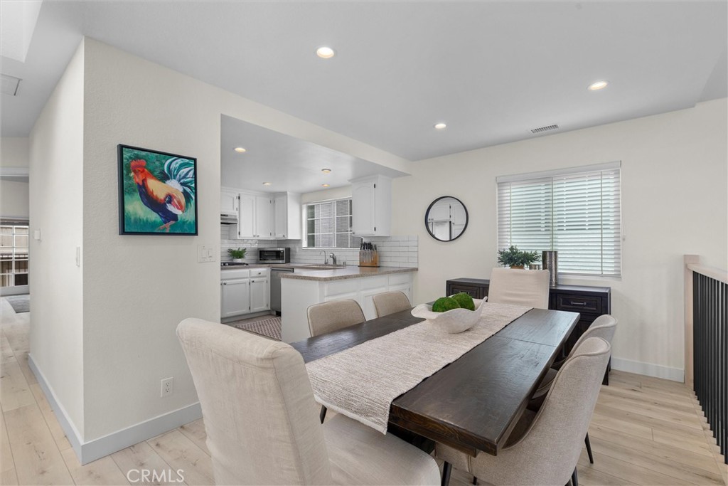 1727 Spreckels Lane Redondo Beach, CA 90278 - Photo 5 of 35 a living room with furniture and wooden floor