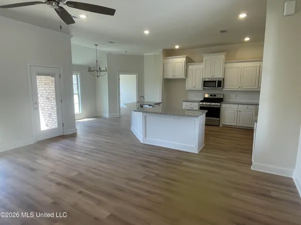 $309,900 | 537 Patrick Farms Drive, Pearl, MS 39208