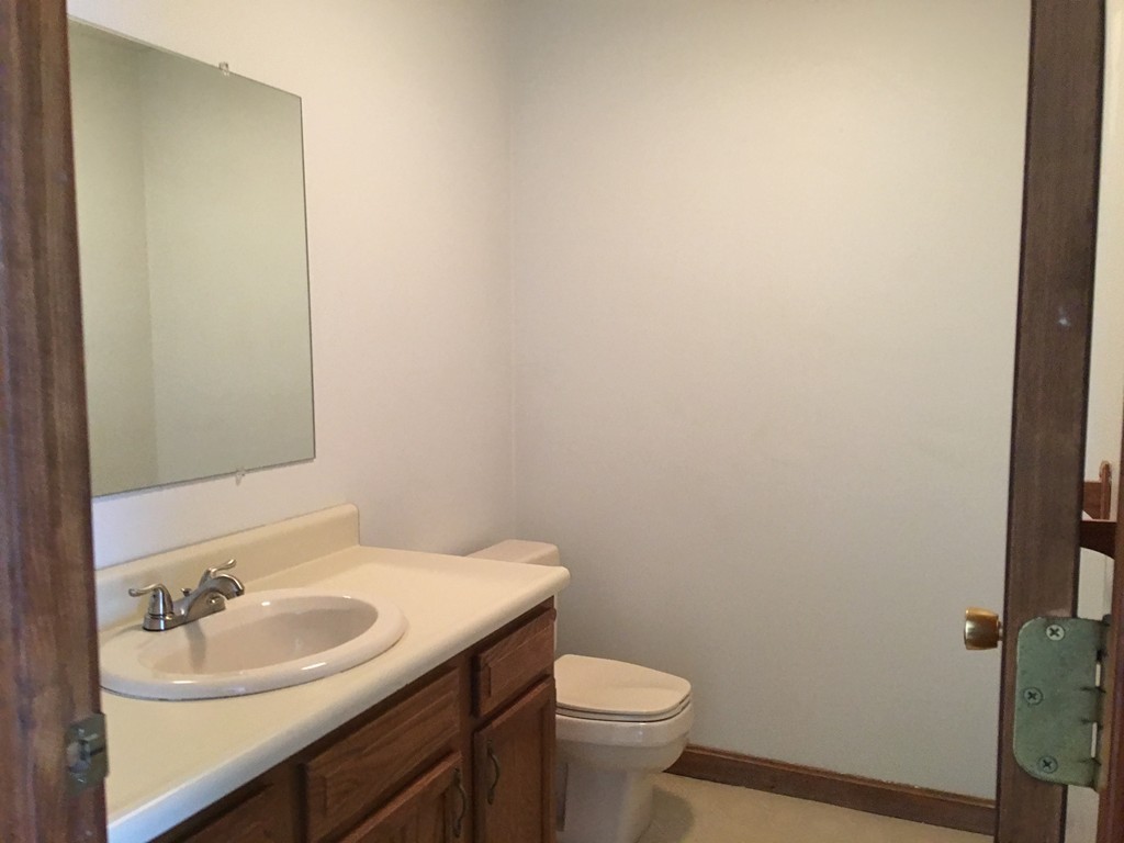 9 Plantation Road, Unit 9 Oxford, MA 01540 - Photo 5 of 16 Gallery Image 5