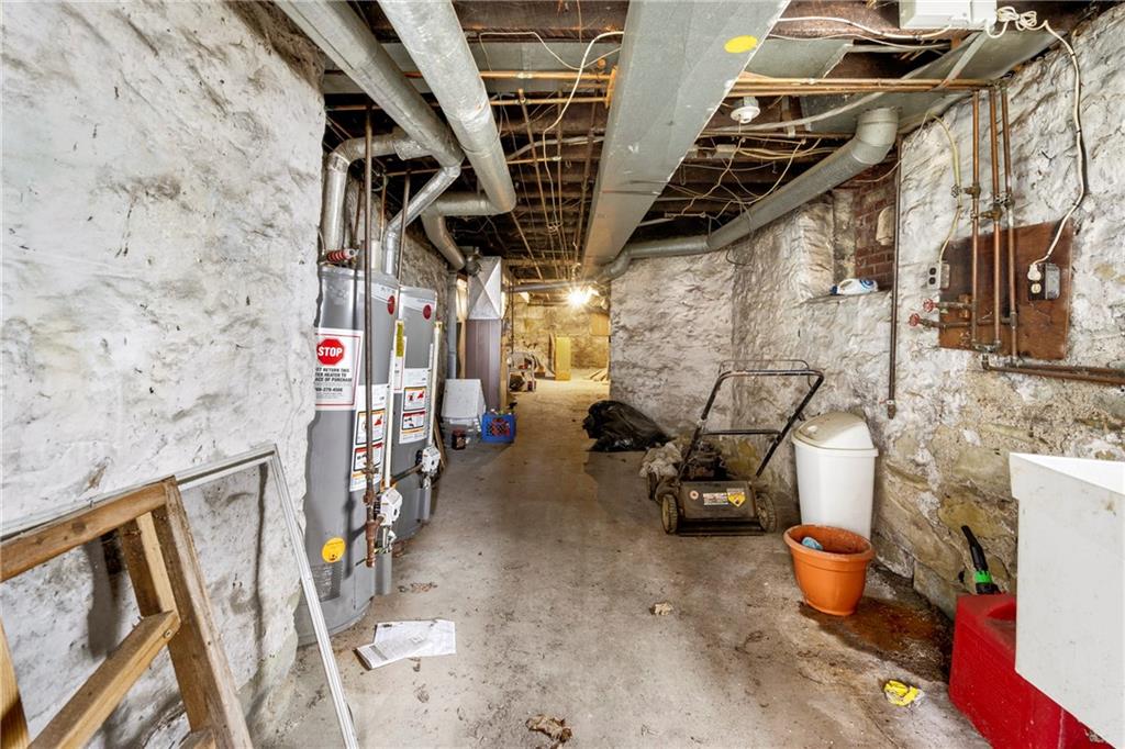 1306 Complete Street Pittsburgh, PA 15212 - Photo 21 of 24 a view of entryway