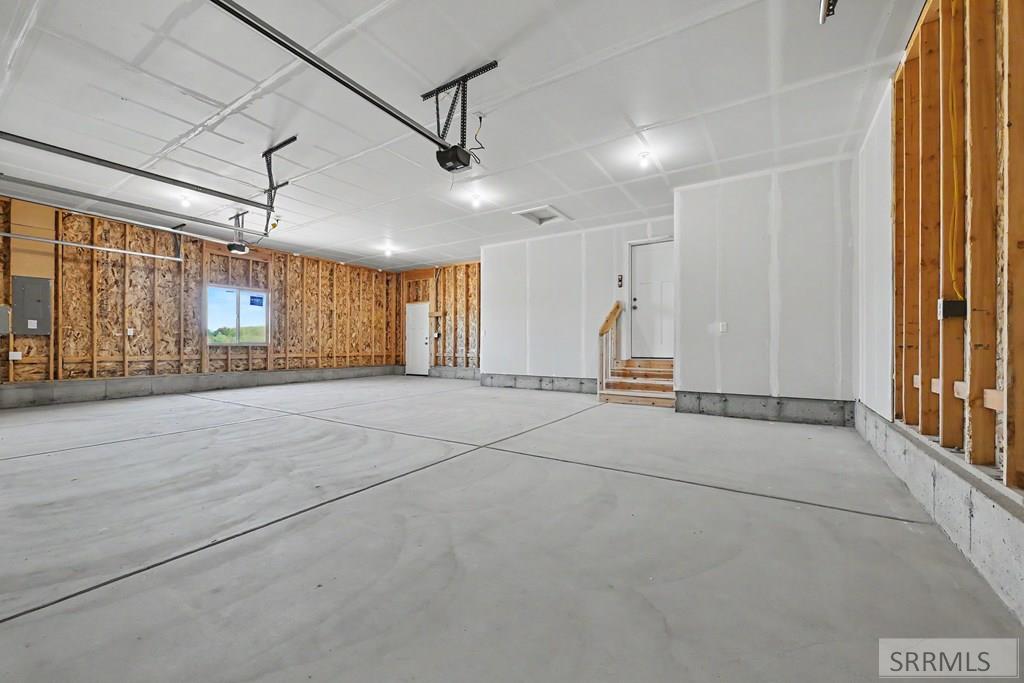 433 Spruce Way Rigby, ID 83442 - Photo 14 of 15 3-Car Garage