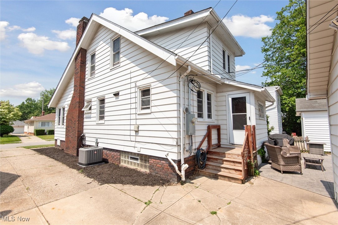 17409 Tarrymore Road Cleveland, OH 44119 - Photo 38 of 49