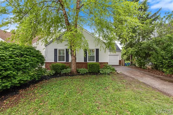 $430,000 | 9722 Mueck Terrace, Webster Groves, MO 63119