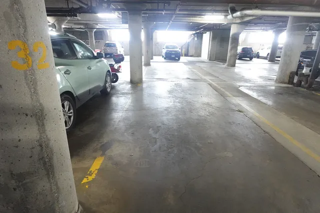 $2,395 | 3963 West Belmont Avenue, Unit 219, Chicago, IL 60618