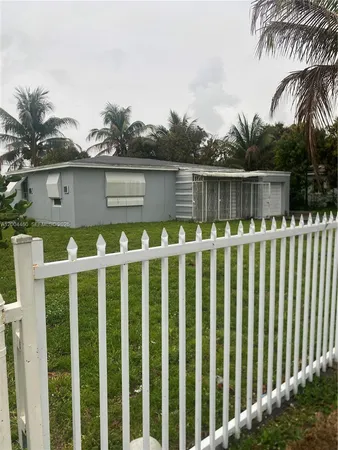 $2,900 | 1070 Northwest 147th Street, Miami, FL 33168