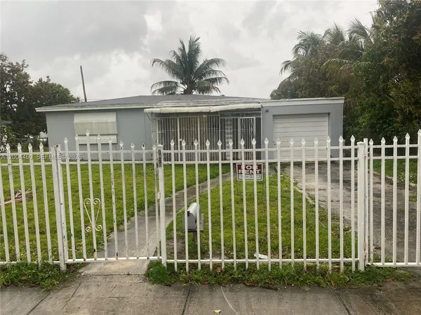 $2,900 | 1070 Northwest 147th Street, Miami, FL 33168