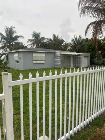 $2,900 | 1070 Northwest 147th Street, Miami, FL 33168