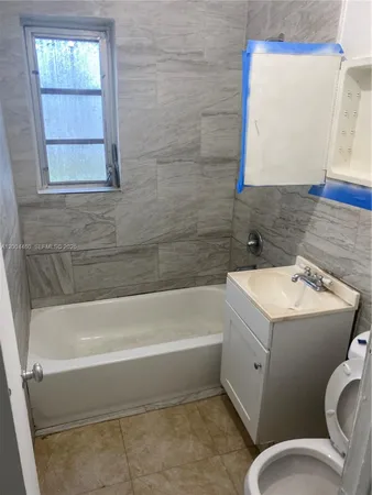 $2,900 | 1070 Northwest 147th Street, Miami, FL 33168