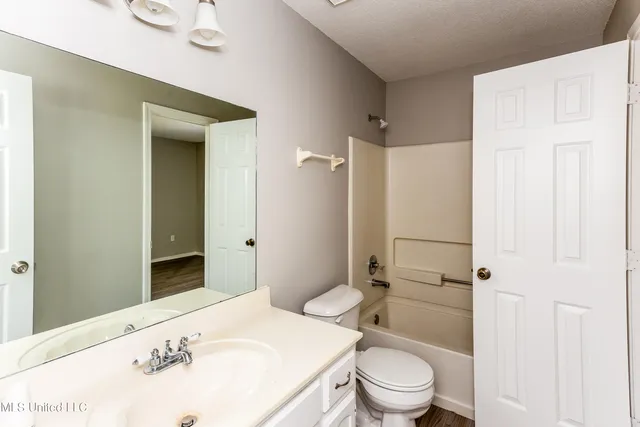 $1,560 | 7437 Cliffwood Drive, Horn Lake, MS 38637