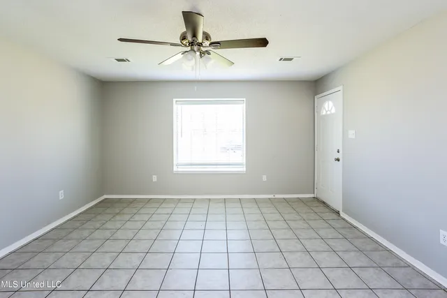 $1,560 | 7437 Cliffwood Drive, Horn Lake, MS 38637