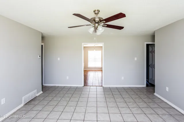 $1,560 | 7437 Cliffwood Drive, Horn Lake, MS 38637